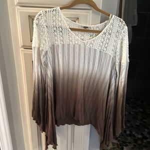Gimmicks woman’s top